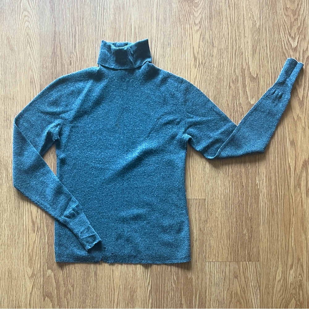 TSE Cashmere & Silk Gray Turtleneck